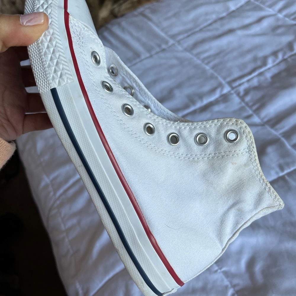 Converse - Picture 3 of 7